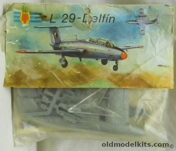 KP 1/72 Aero L-29 Delfin - Czech or Uganda Air Forces Bagged plastic model kit
